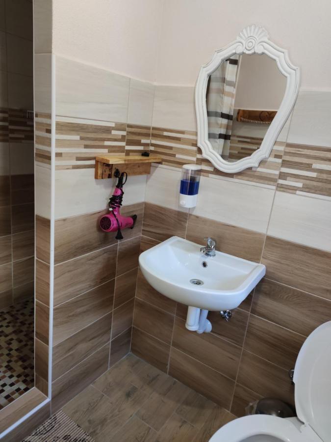 Andras Penzion Krasnohorske Podhradie Bagian luar foto