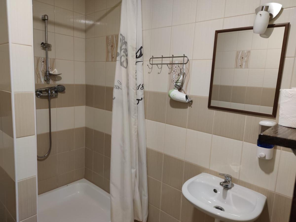 Andras Penzion Krasnohorske Podhradie Bagian luar foto