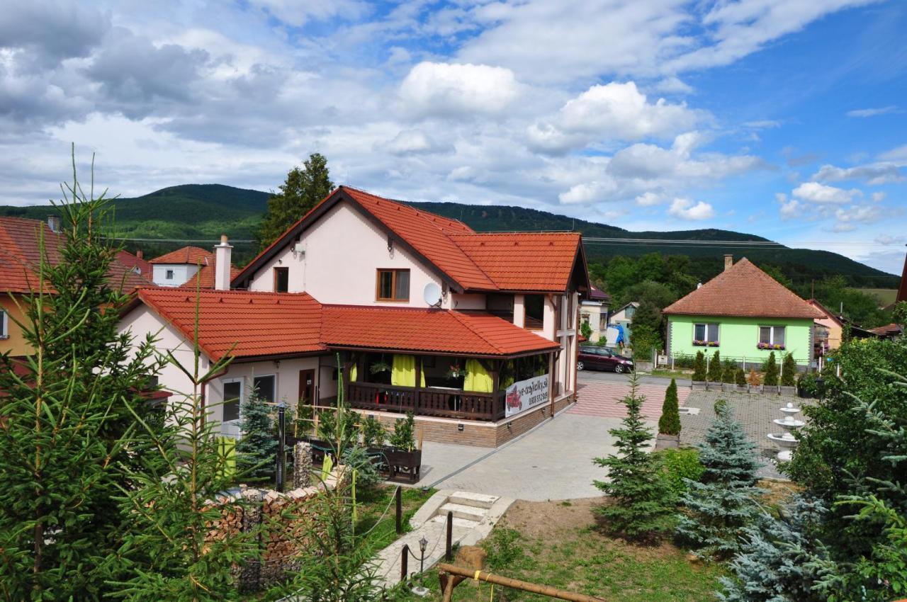 Andras Penzion Krasnohorske Podhradie Bagian luar foto